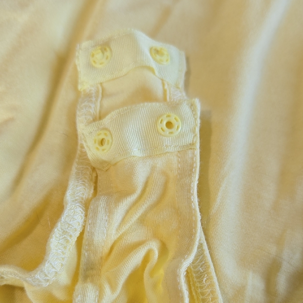 POL Soft Baby Yellow Bodysuit Sz Lg Snap Closure Stretch Full Booty Crew Neck - Picture 7 of 12
